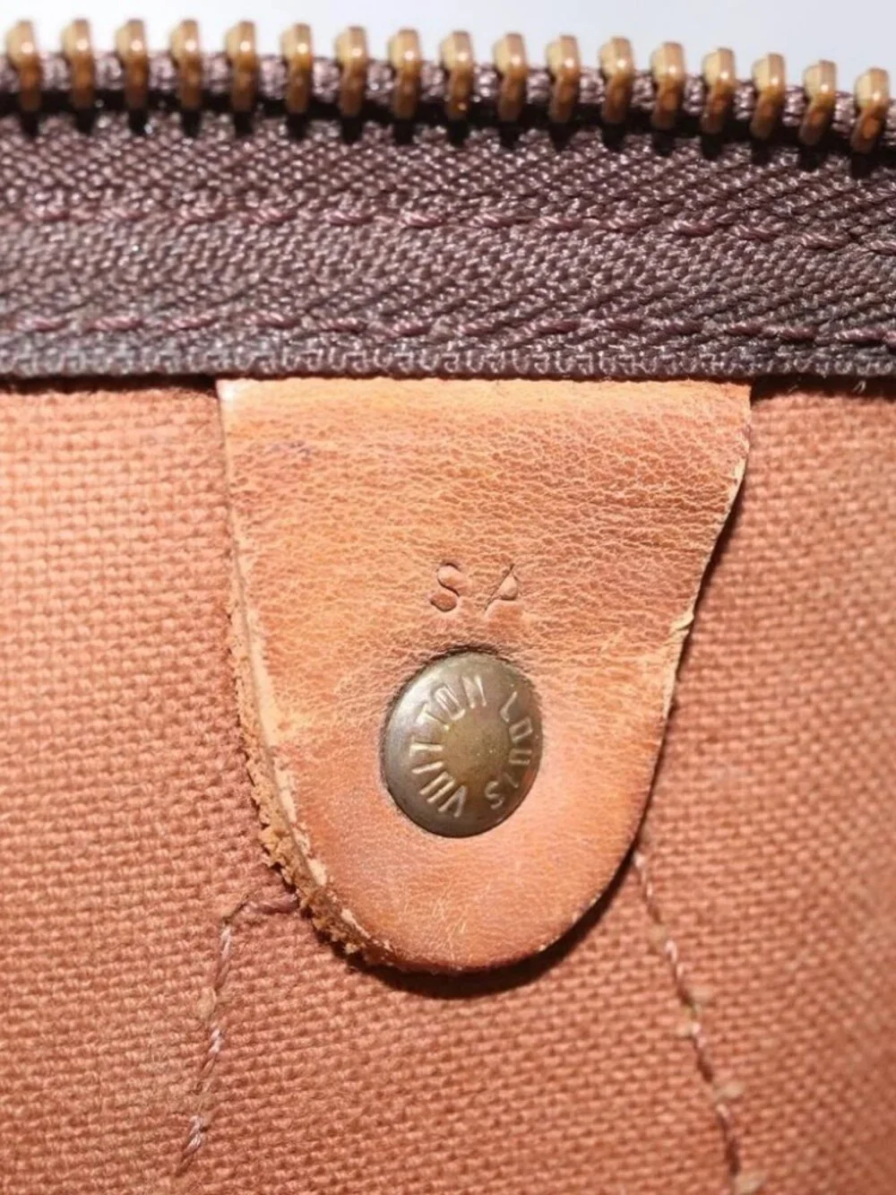 LOUIS VUITTON Monogram Speedy 40 Hand Bag - Picture 14 of 16